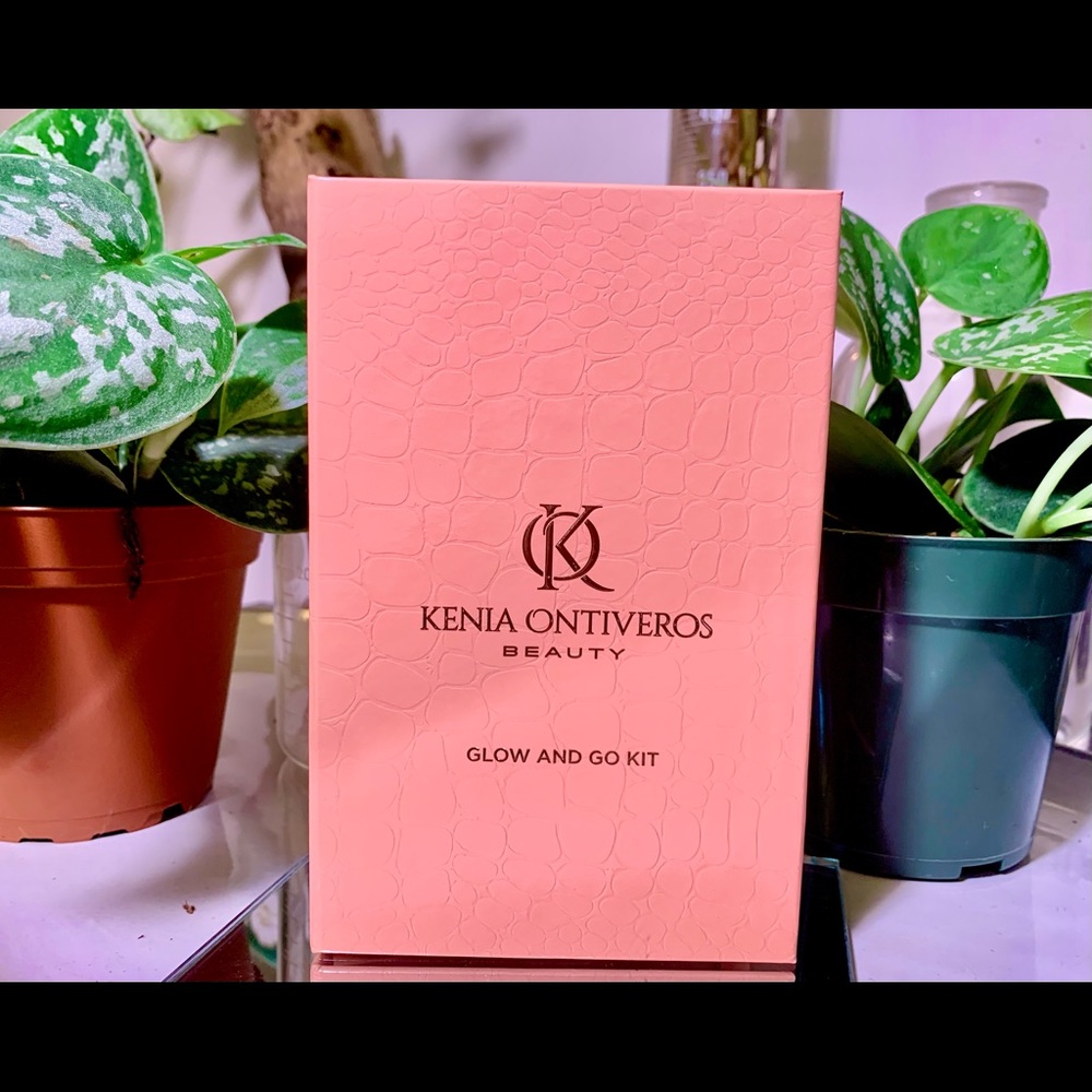 Kenia Ontiveros Get Up and Glo Kit